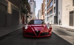 2015 Alfa Romeo 4C Photos (2)