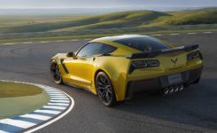 2015 Chevrolet Corvette Z06 Photos  (2)