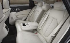 2015 Chrysler 200 Photos (101)