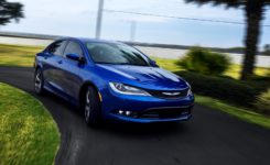 2015 Chrysler 200 Photos (108)