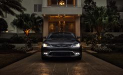2015 Chrysler 200 Photos (118)