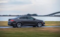 2015 Chrysler 200 Photos (144)