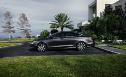 2015 Chrysler 200 Photos (18)