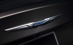 2015 Chrysler 200 Photos (43)