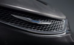 2015 Chrysler 200 Photos (49)