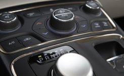 2015 Chrysler 200 Photos (60)