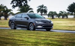 2015 Chrysler 200 Photos (70)