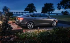 2015 Chrysler 200 Photos (73)