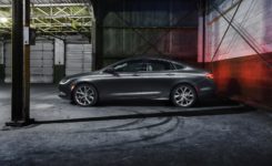 2015 Chrysler 200 Photos (8)