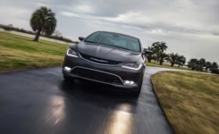 2015 Chrysler 200 Photos (87)