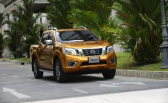 2015-nissan-navara-photos-modelpublisher-com-12