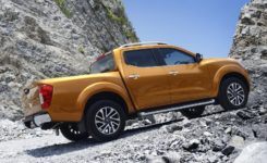 2015-nissan-navara-photos-modelpublisher-com-13