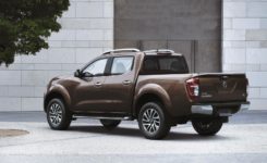 2015-nissan-navara-photos-modelpublisher-com-17