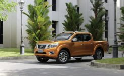 2015-nissan-navara-photos-modelpublisher-com-33