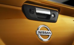 2015-nissan-navara-photos-modelpublisher-com-35