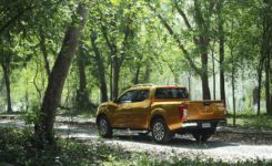 2015-nissan-navara-photos-modelpublisher-com-4