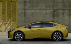 2024-Toyota-Prius-on-ModelPublisher-5